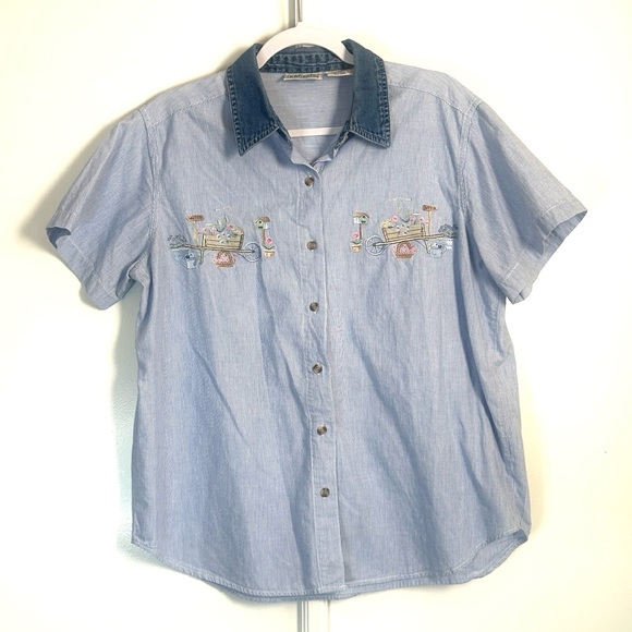 Basic Editions Tops - Vintage Embroidered 90s Spring Top
